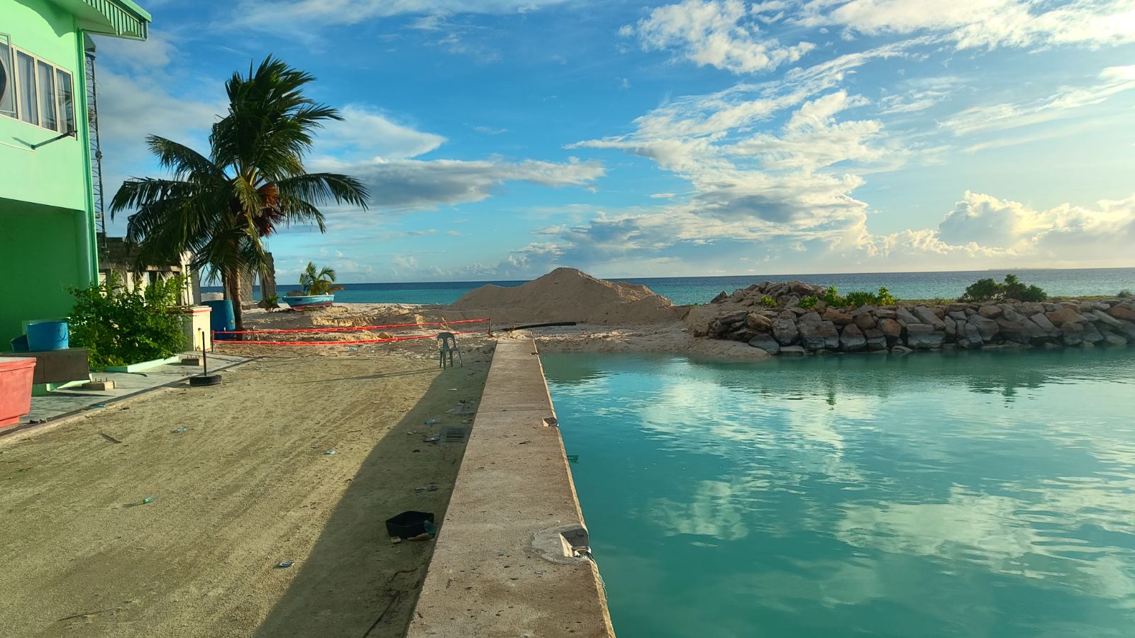 ރޭމްޕަކާއެކު ބަނދަރުގެ ބޭރު ތޮށި 50 ފޫޓު ބޭރަށް.