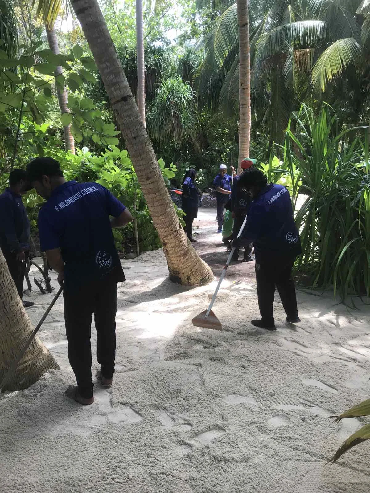 ފ. ނިލަންދޫގައި ދަތުރުދިޔުމަށް 2 ސަރަޙައްދެއް ތަރައްޤީކޮށްފި