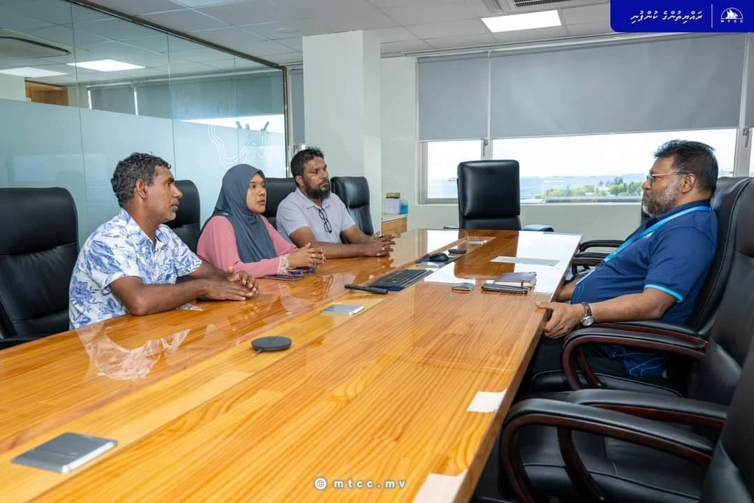 ނިލަންދޫގައި ކުރިޔަށް ގެންދަމުންދާ ޕްރޮޖެކްޓުތަކާއި ގުޅޭ ގޮތުން މަޝްވަރާ ކުރުމަށް ނިލަންދޫ ކައުންސިލުން އެމް ޓީ ސީ ސީއާއި ބައްދަލުކުރައްވައިފި.