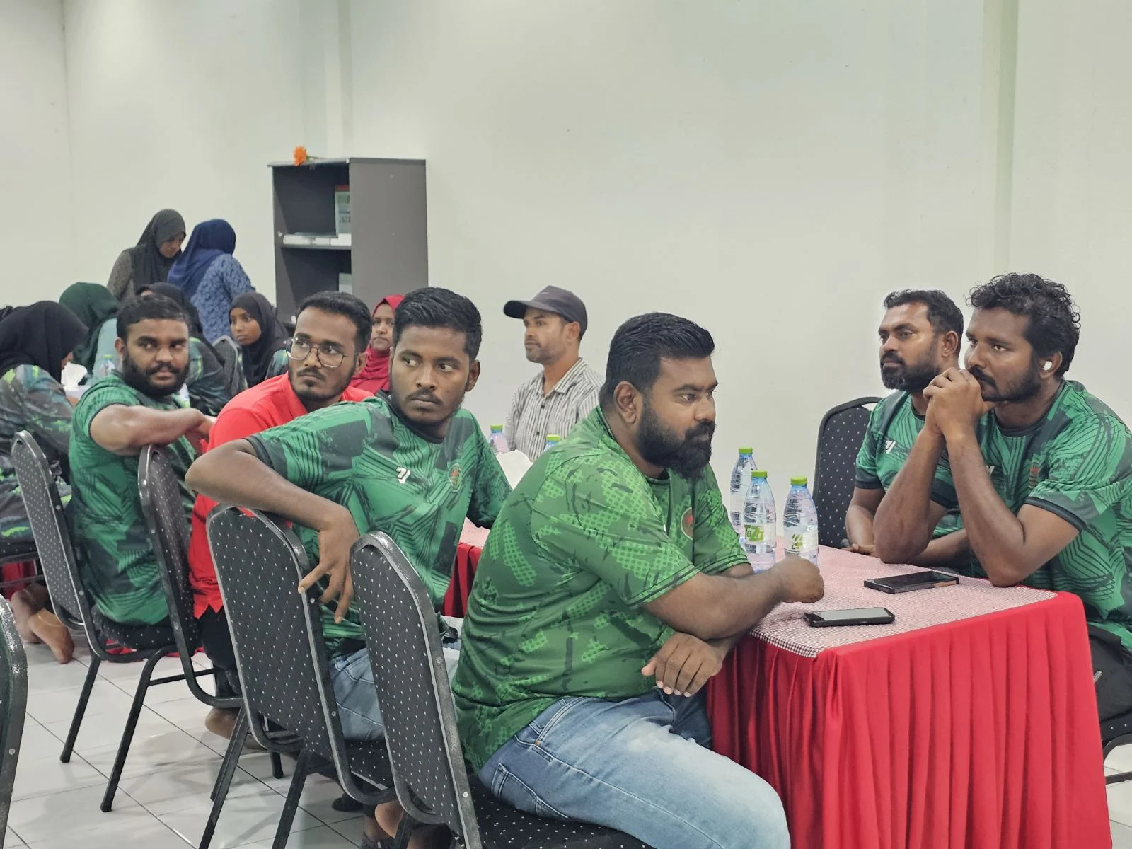 ފ. ވޮލީ މުބާރާތުގައި ނިލަންދޫ ތަމްސީލުކުރާ 02 ޓީމަށް ފ. އަތޮޅު ހޮސްޕިޓަލްގެ ފަރާތުން ޚާއްޞަ ފަރިއްކޮޅެއް ދީފި