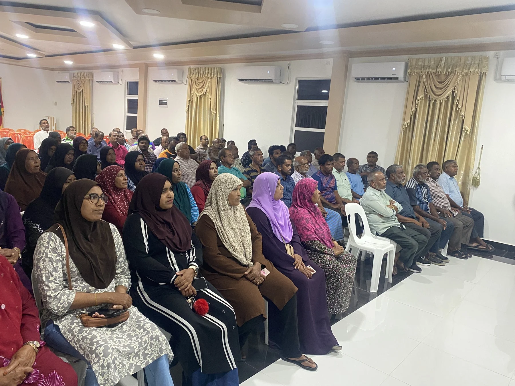 އެއަރޕޯޓް ބިން ހިއްކުމަށް ބޭނުންވާ ވެލި ނަގާނެ ސަރަޙައްދަކާއި ގުޅޭގޮތުން ރައްޔިތުންގެ ޚިޔާލު ހޯދައިފި