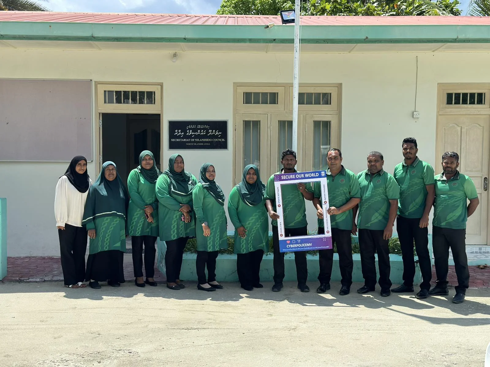 ސައިބަރ ކްރައިމްއަށް މުވައްޒަފުން ހޭލުންތެރިކުރުވުމަށް ފ. ނިލަންދޫ ޕޮލިސް ސްޓޭޝަންގެ ފަރާތުން ޚާއްޞަ ޕްރޮގްރާމެއް ހިންގައިފި.