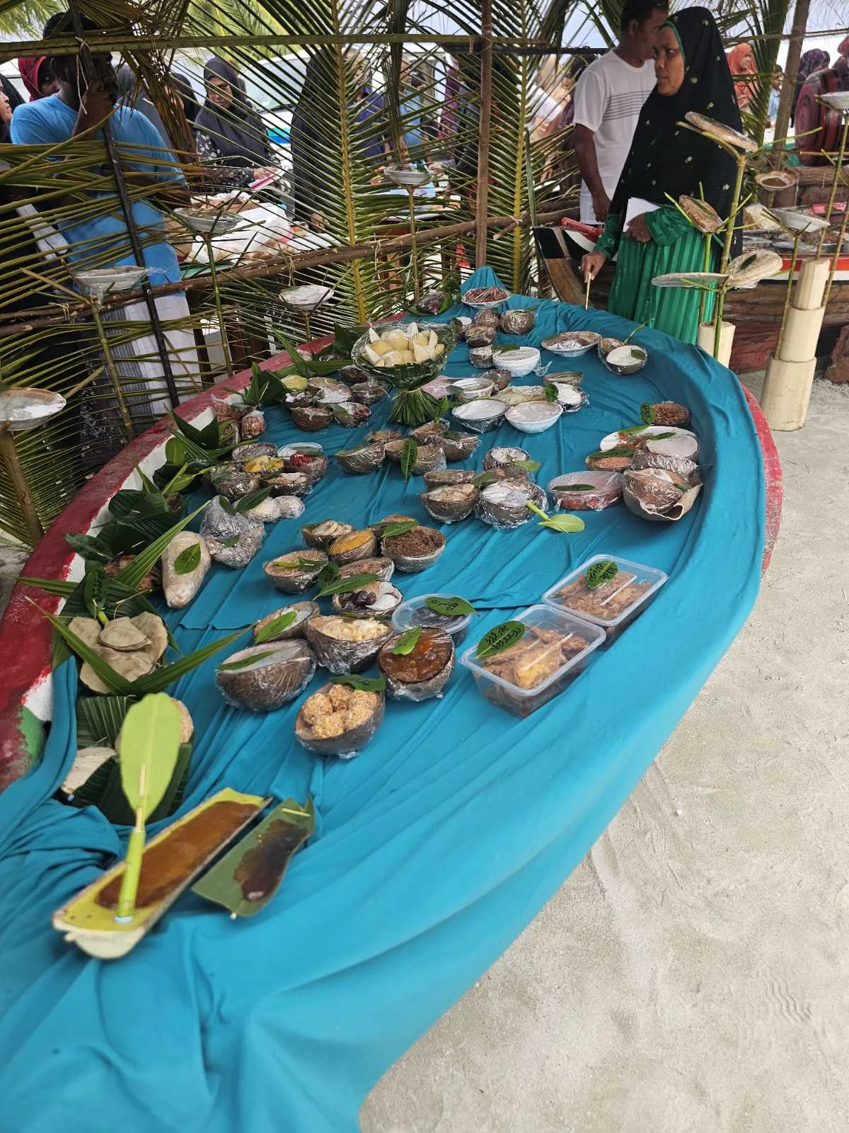   ދުނިޔޭގެ ކާބޯތަކެތީގެ ދުވަސް ފާހަގަކުރުމުގެ ގޮތުން އެވޭލާ ކާބޯތަކެތީގެ މައުރަޒެއް ބާއްވައިފި.