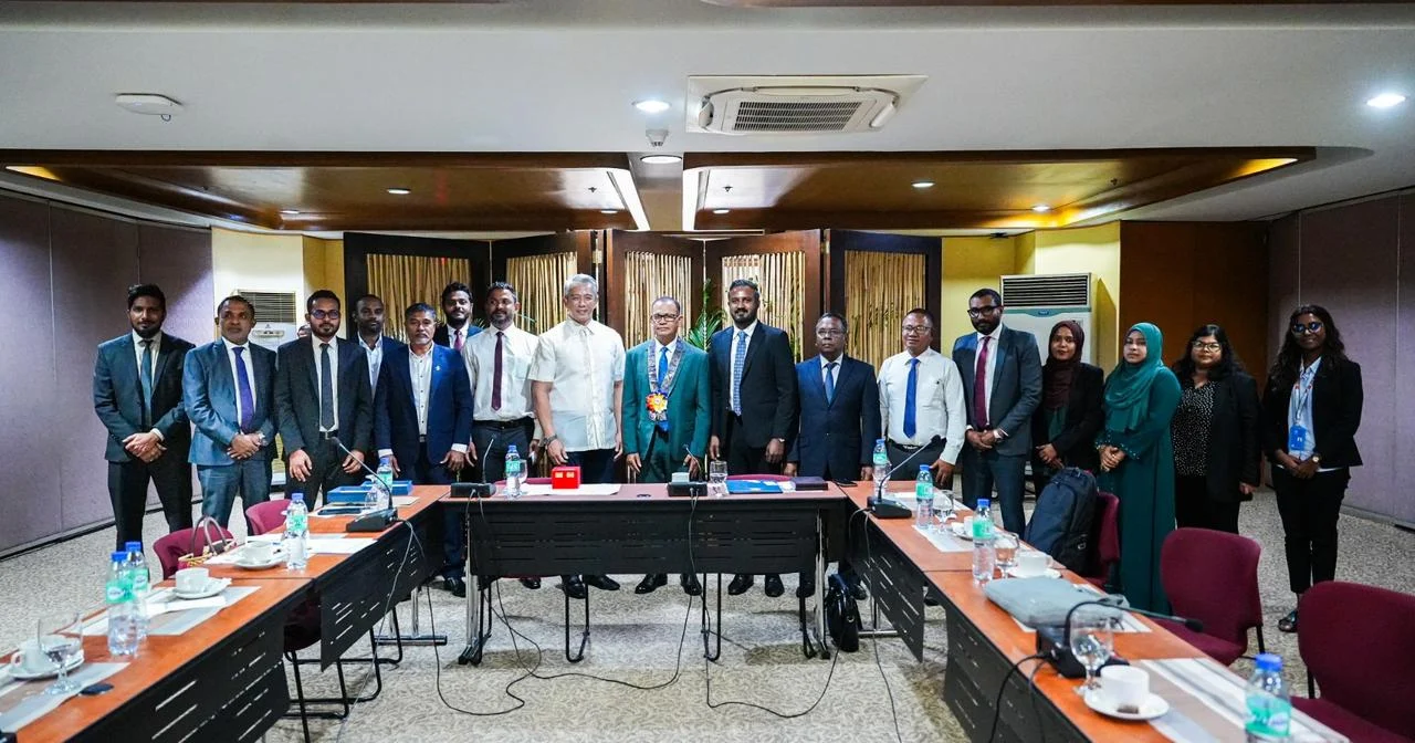 ރާއްޖޭގެ ލާމަރުކަޒީ ނިޒާމު އިތުރަށް ހަރުދަނާކުރުމަށް ކުރެވިދާނެ ކަންކަން ދެނެގަތުމުގެ ތަމްރީނު ޕްރޮގްރާމެއްގައި މިކައުންސިލުން ބައިވެރިވެއްޖެ.