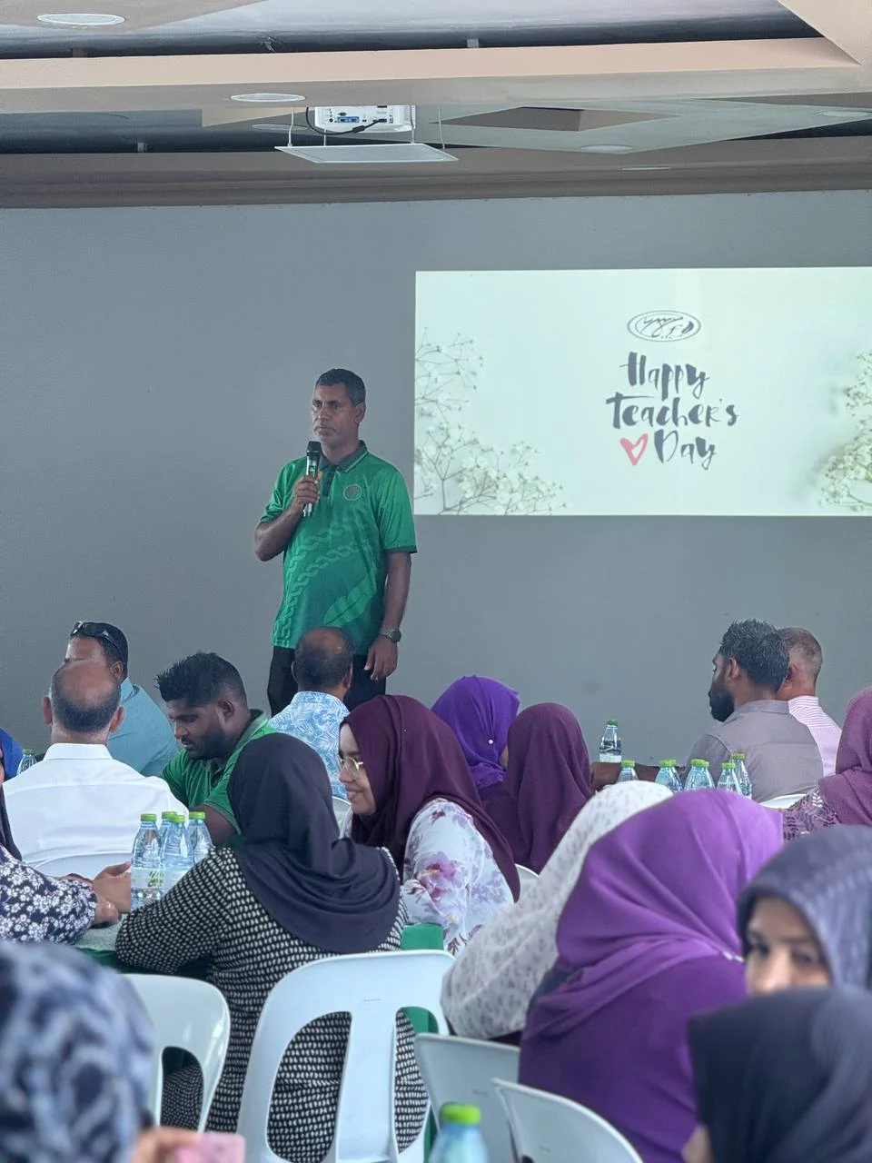 ފ.ނިލަންދޫ ކައުންސިލުން، 2025ވަނަ އަހަރުގެ މުދައްރިސުންގެ ދުވަސް ފާހަގަކޮށްފި!