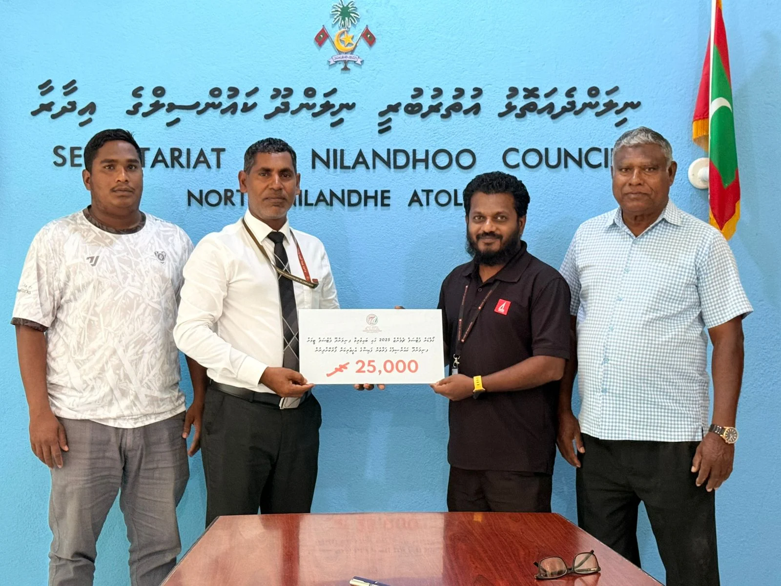 ގޯލްޑަން ފުޓްސަލްގައި ބައިވެރިވާ ނިލަންދޫގެ ޓީމަށް ނިލަންދޫ ކައުންސިލްގެ ފަރާތުން އެހީތެރިކަން ފޯރުކޮށްދީފި