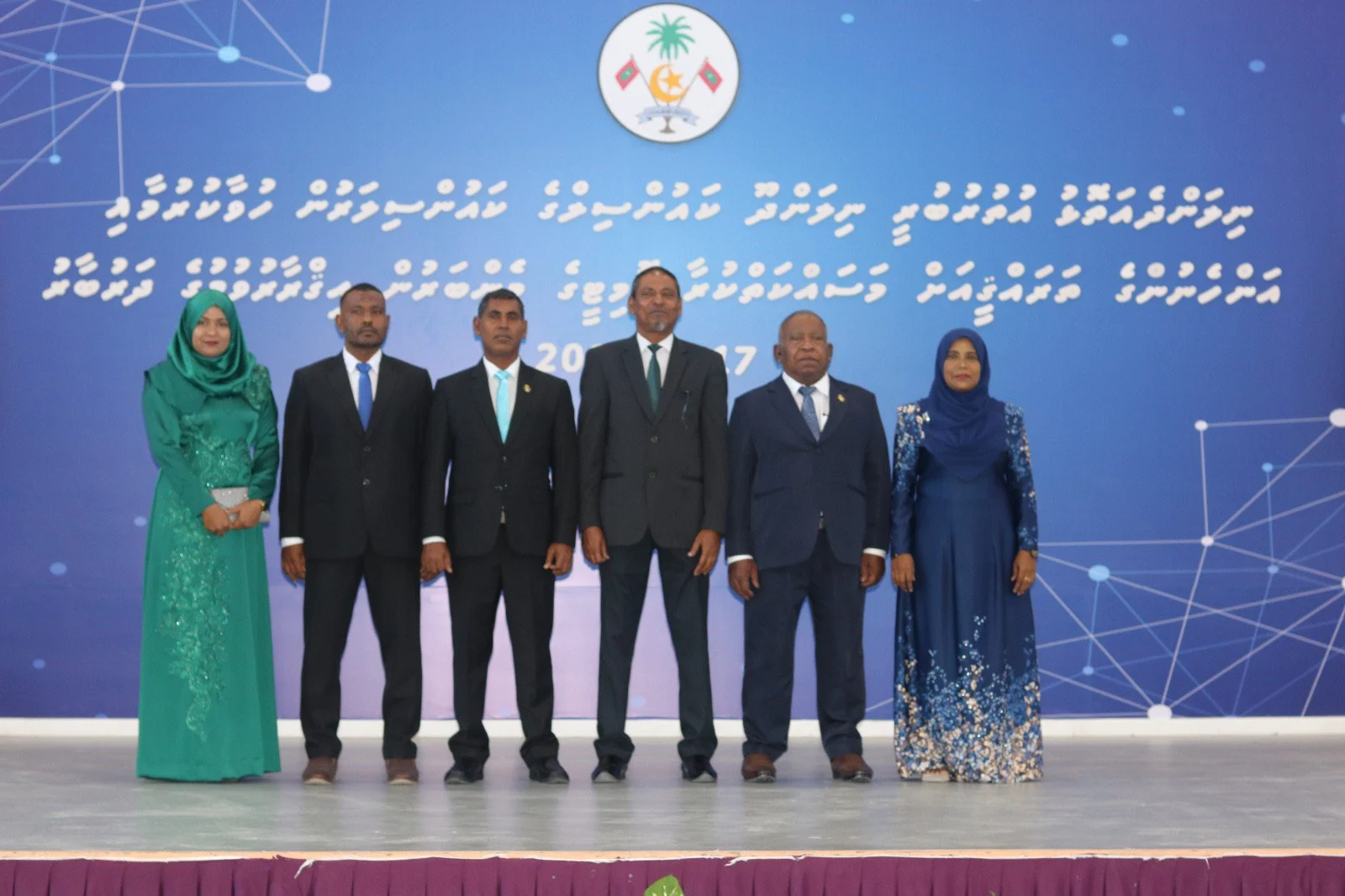 ފ.ނިލަންދޫ ކައުންސިލަށް 5 ވަނަދައުރަށް އަލަށް އިންތިޚާބުވި، ކައުންސިލަރުންނާއި، އަންހެނުން ތަރައްޤީއަށް މަސައްކަތް ކުރާ ކޮމިޓީގެ މެމްބަރުން އިޤްރާރުގައި ސޮއިކުރުމުގެ ރަސްމިއްޔާތު ކުލަގަދަ ގޮތެއްގައި ފާހަގަކޮށްފި