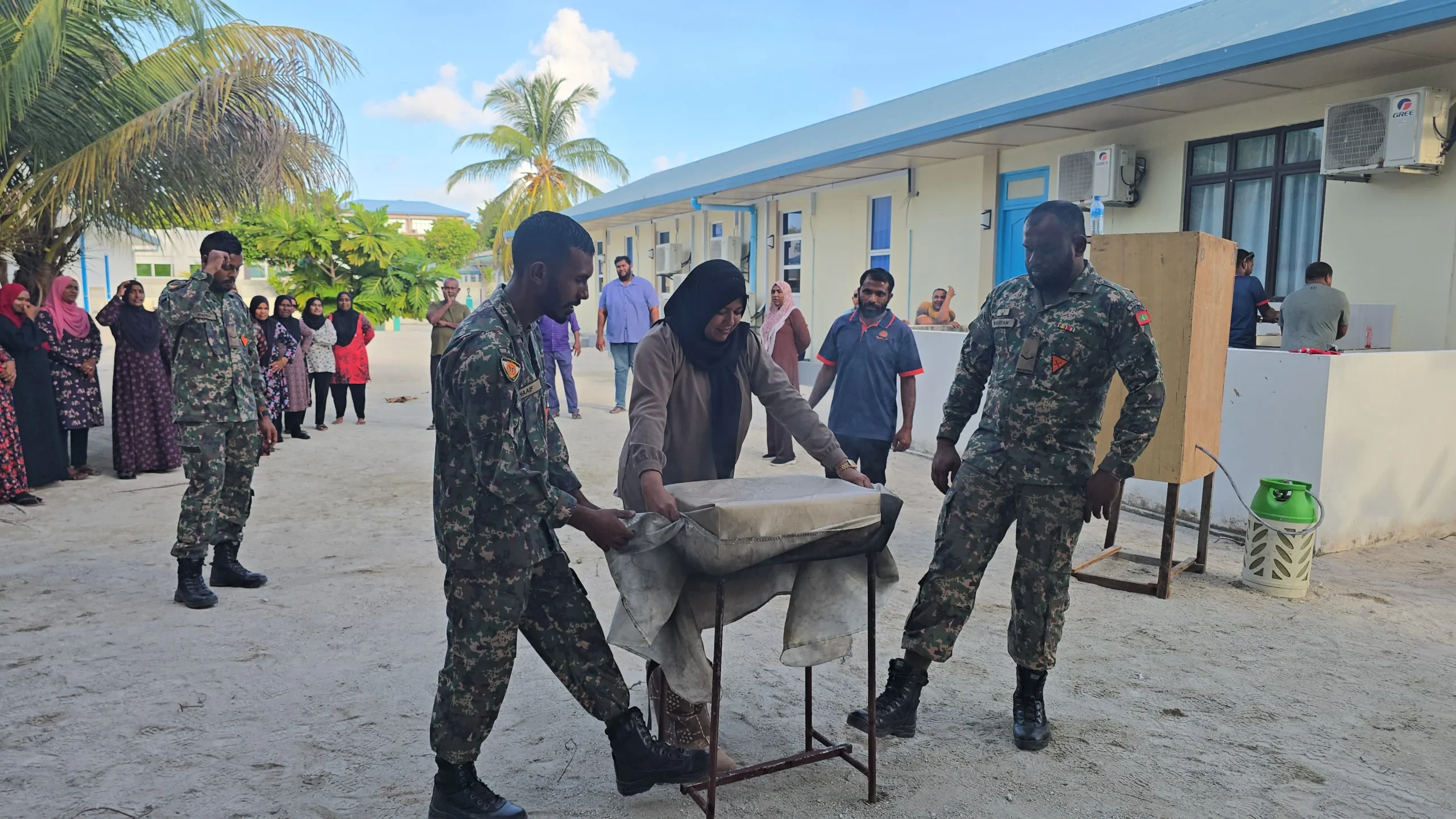 ގޭތެރޭގައި އަލިފާނުގެ ހާދިސާތަކުން ރައްކާތެރިވުމަށް ހޭލުންތެރިކުރުމުގެ ޕްރޮގްރާމެއް ކުރިއަށް ގެންދިއުން